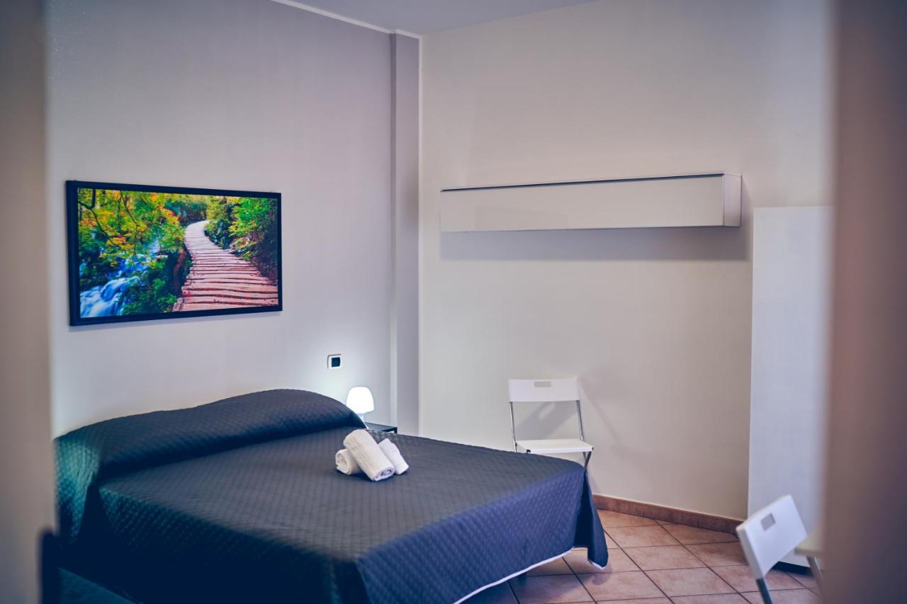 Travelershome 7Metri Guesthouse Ciampino Exterior foto