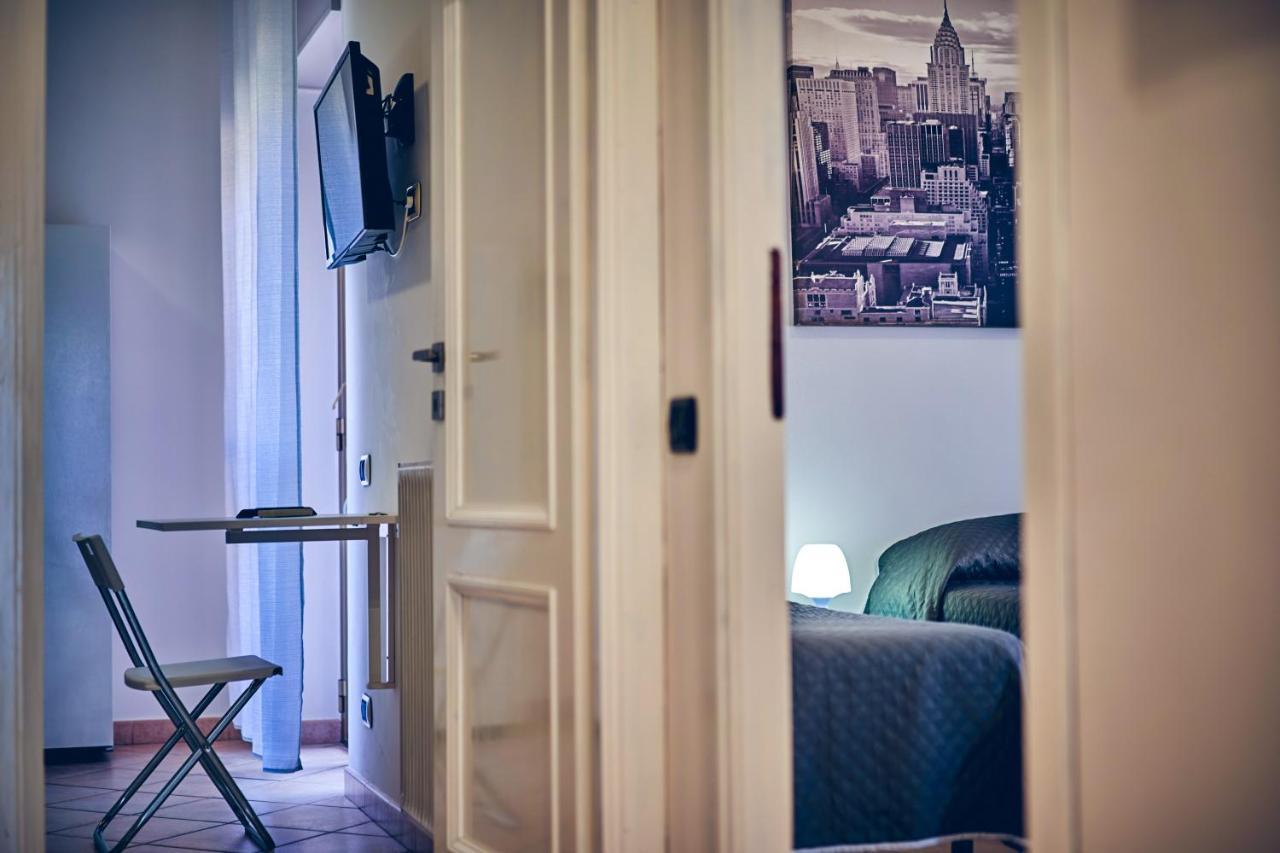Travelershome 7Metri Guesthouse Ciampino Exterior foto