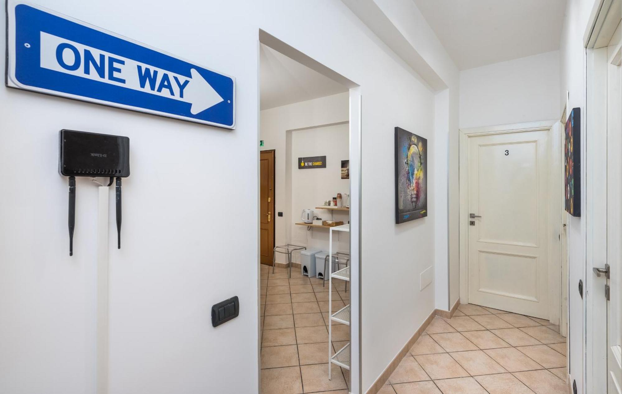 Travelershome 7Metri Guesthouse Ciampino Exterior foto